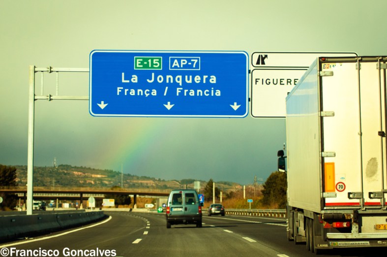 Camino a La Jonquera, cerca de la frontera con Francia / On our way to La Jonquera, near to the French border