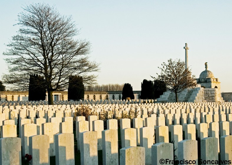 Cementerio de Guerra de la Mancomunidad de Tyne  Cot - Passendale, Bélgica / Tyne Cot Commonwealth War Cemetery - Passendale, Belgium