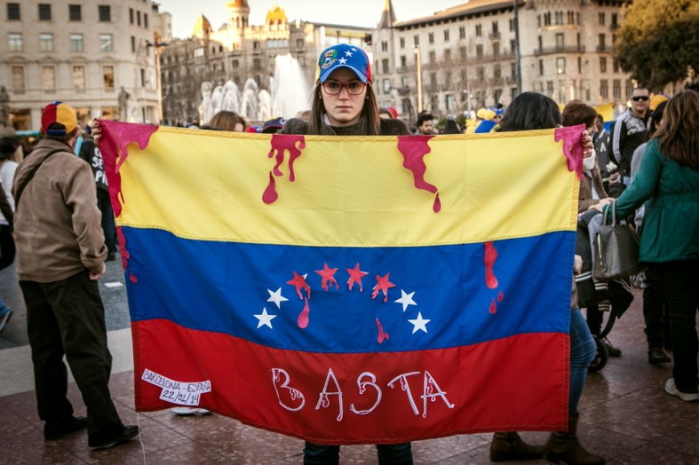 El mundo tiene que saber lo que pasa en Venezuela. Manifestación del 22 de febrero en Barcelona. 