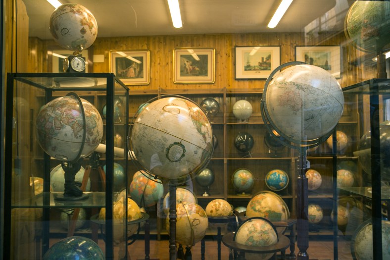 Tienda de globos terráqueos 