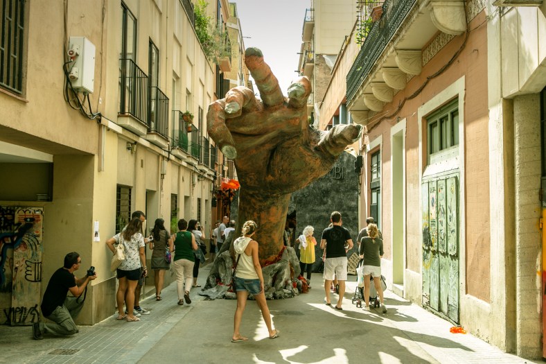 Entrada a la calle Progrés