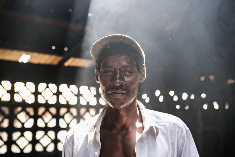 El pescador en la choza de ahumado