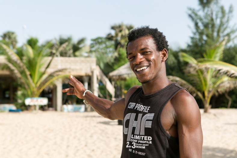 El bartender del Ocean Blue