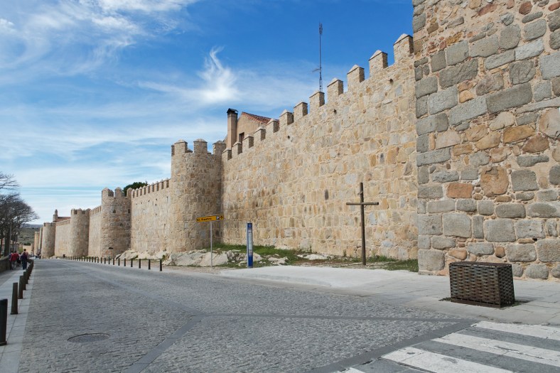 Una vista desde el exterior de la muralla