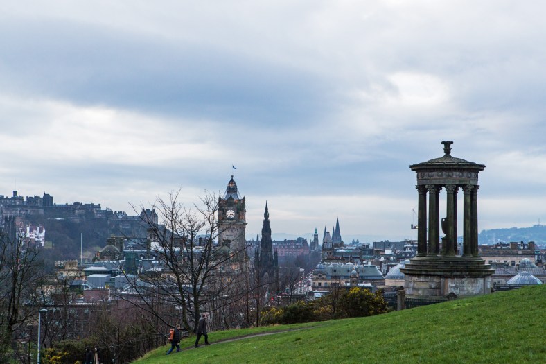 Vistas con el Dugald Stewart Monument a la derecha