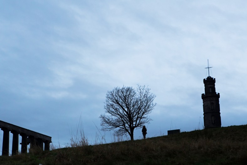 El National Monument a la izquierda y el Nelson Monument a la derecha