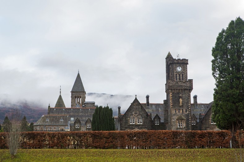 Probablemente los edificios más llamativos de Fort Augustus.