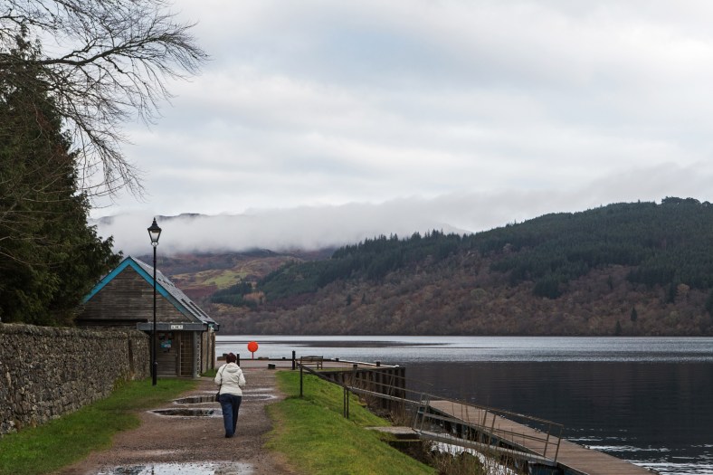 Además de pasear por el lago, caminar junto al Canal de Caledonia es la otra actividad que no puedes dejar de hacer en Fort Augustus.