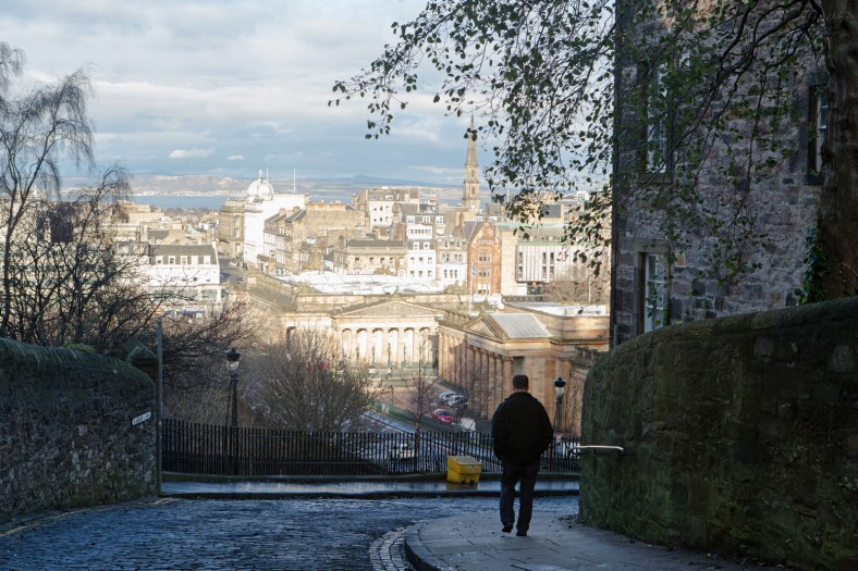 El New Town visto desde una resbaladiza bajada del Old Town.