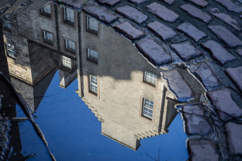 Sí, llueve mucho... pero se pueden aprovechar estos maravillosos reflejos en los charcos para hacer fotos! 